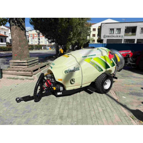 2. El Turbo İlaçlama Makinası Ertanlar Multi Jet 2023 Model 2000 Litre Çift Pervaneli 90’lık Eğik Fan, İtalyan Pompa, Şanzıman ve Meme 2. El Turbo İlaçlama Makinası Ertanlar Multi Jet 2023 Model 2000 Litre Çift Pervaneli 90’lık Eğik Fan, İtalyan Pompa, Şanzıman ve Meme